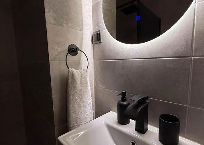 Millenium Center * Ni